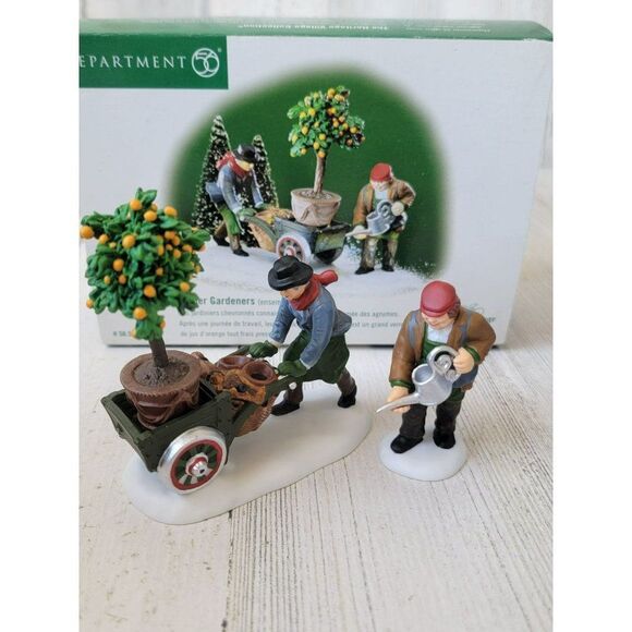 Dept 56 58458 Master Gardeners village accessory xmas set plant - Picture 1 of 8